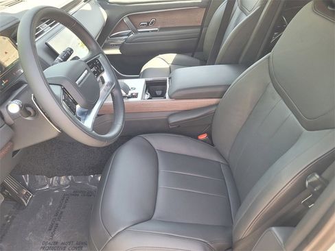 New 2025 Land Rover Range Rover SE image 12