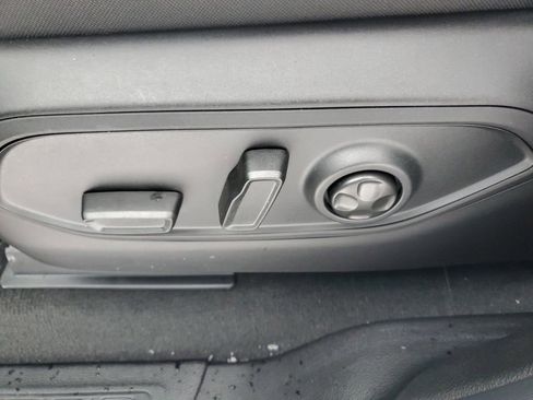 New 2025 Jeep Grand Cherokee Altitude AWD/4WD image 25