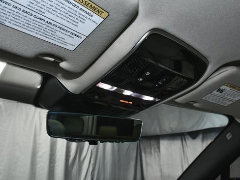 Used 2025 Land Rover Range Rover SE image 54