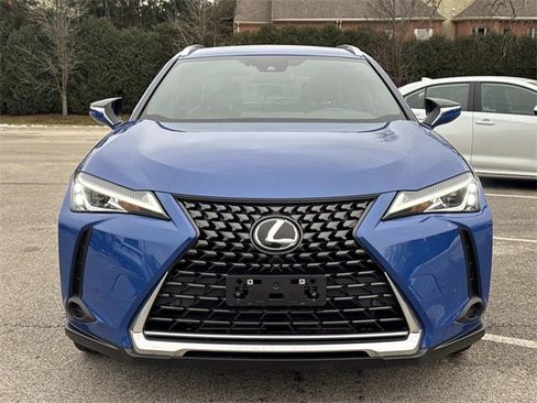 Certified 2022 Lexus UX 200 w/ Accessory Package (Z2) image 2