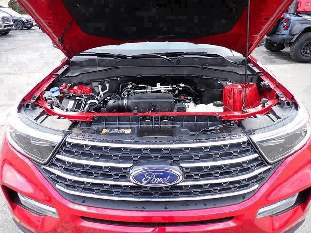 Used 2023 Ford Explorer XLT w/ Equipment Group 202A AWD/4WD image 6