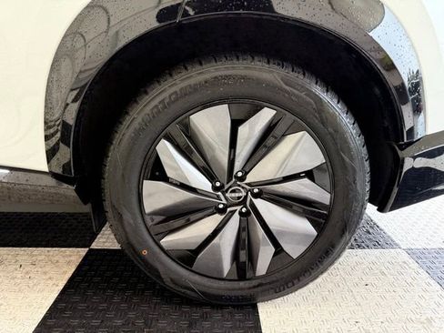 Used 2023 Nissan Ariya AWD image 10