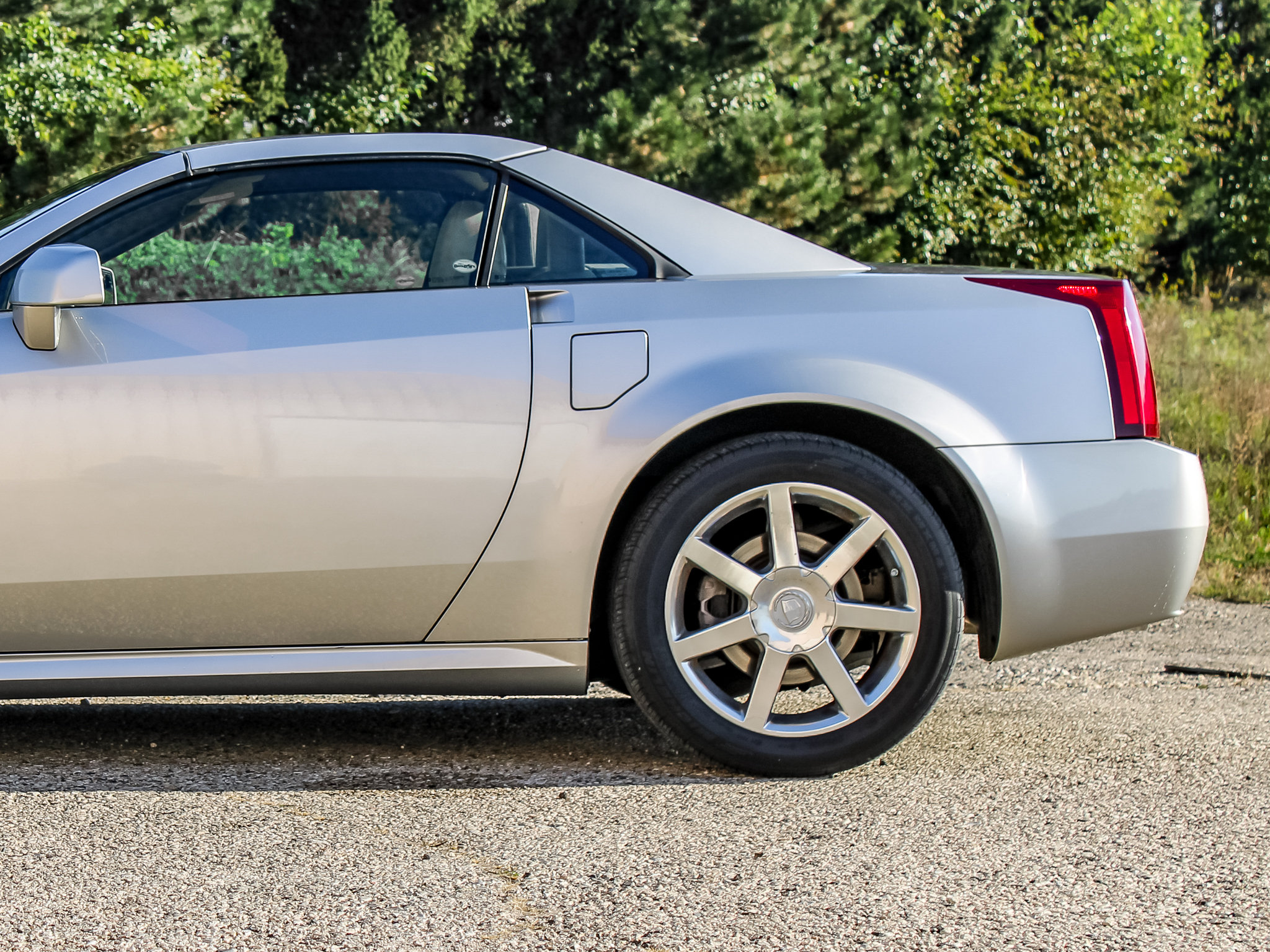 Used 2004 Cadillac XLR RWD image 36