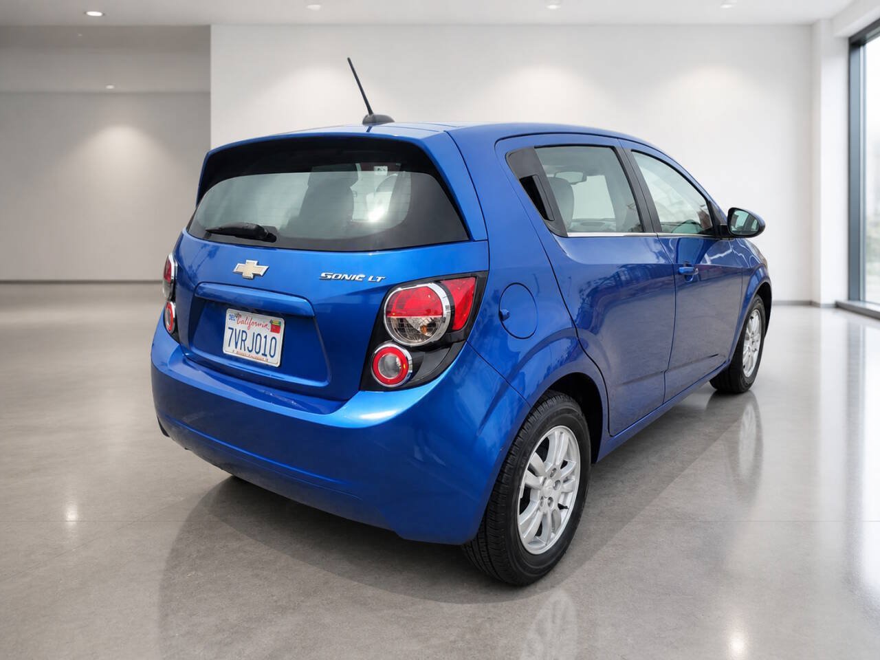 Used 2016 Chevrolet Sonic LT w/ Driver Confidence Package FWD image 6