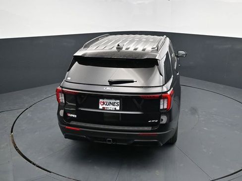 Used 2025 Ford Explorer ST-Line w/ ST-Line Street Pack AWD/4WD image 48