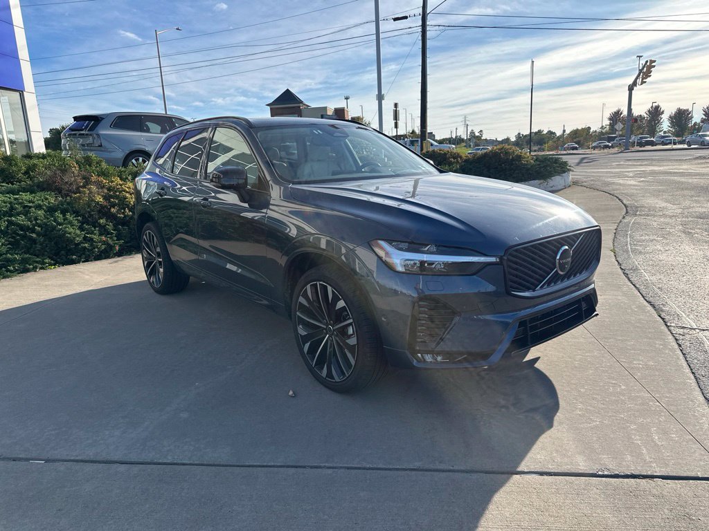 Certified 2026 Volvo XC60 B5 Ultra AWD/4WD image 3