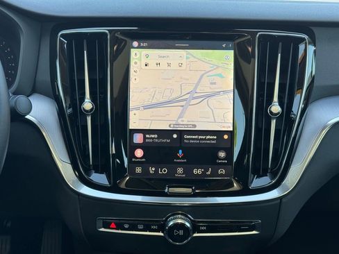 Used 2025 Volvo S60 B5 Core FWD image 12