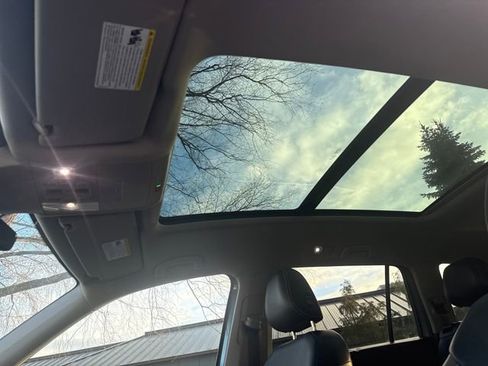 Used 2021 Volkswagen Atlas SEL Premium image 30