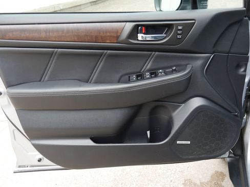 Used 2018 Subaru Outback 2.5i Limited AWD/4WD image 29