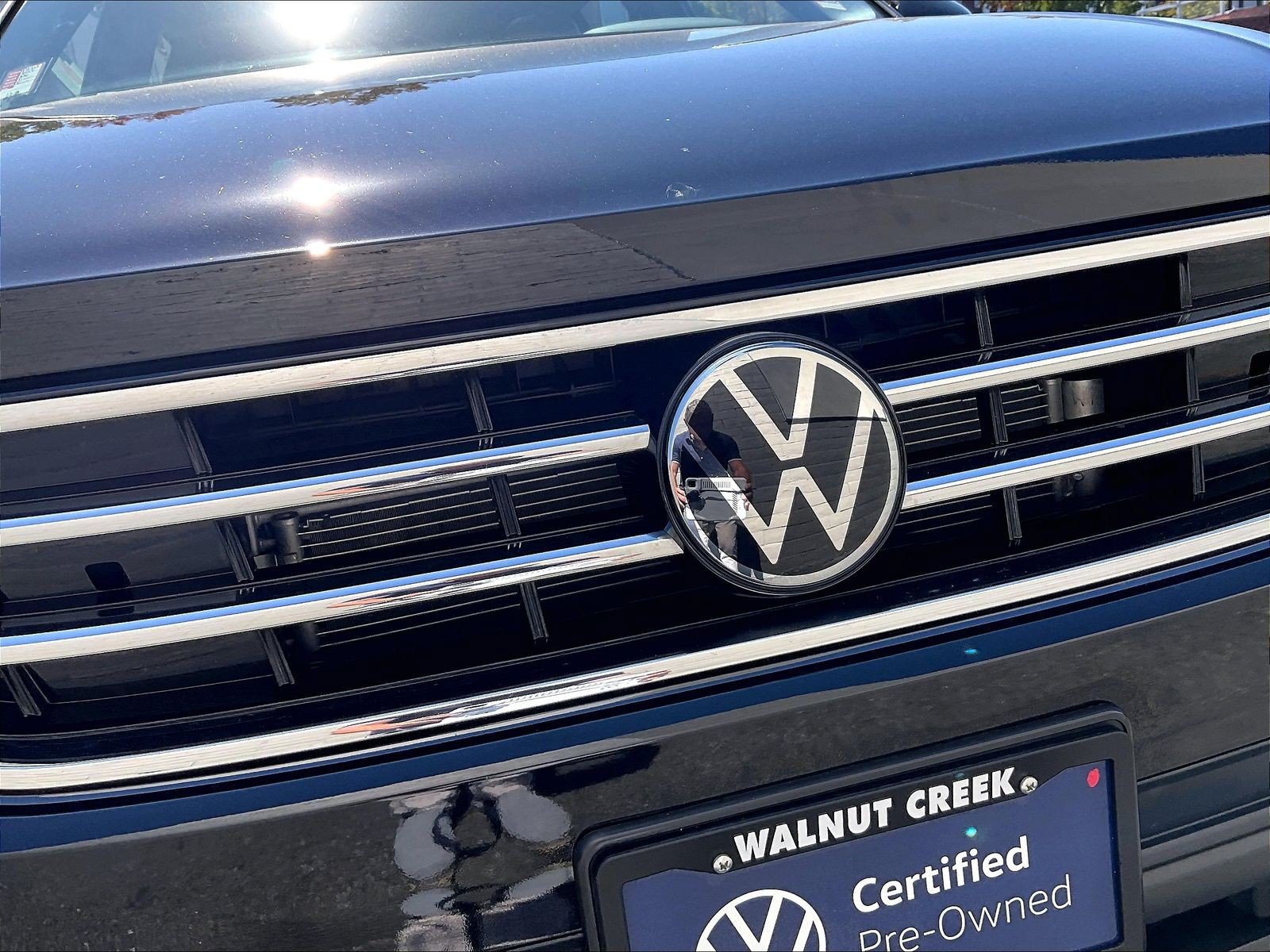 Certified 2024 Volkswagen Tiguan SE w/ Panoramic Sunroof Package AWD/4WD image 30