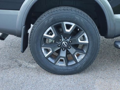 Used 2023 Nissan Titan Platinum Reserve w/ Moonroof Package image 15