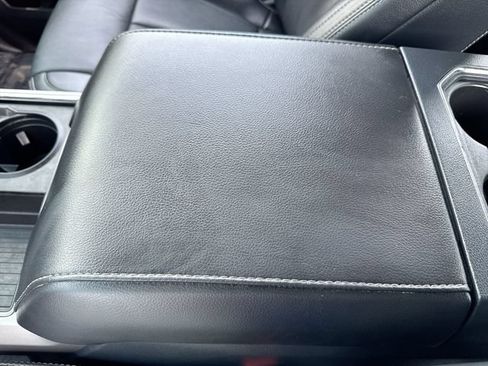Used 2022 Ford F250 Lariat w/ Lariat Value Package AWD/4WD image 21