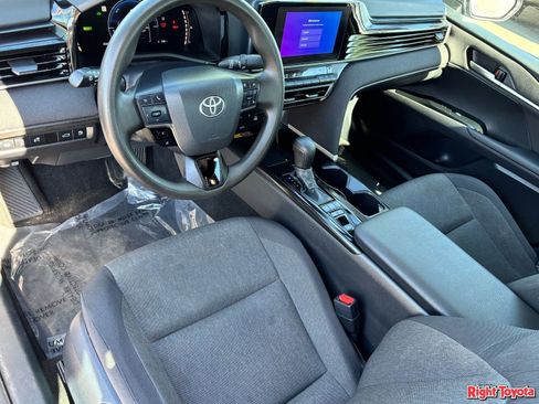 Certified 2025 Toyota Camry LE image 19