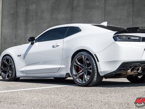 Used 2018 Chevrolet Camaro SS image 47