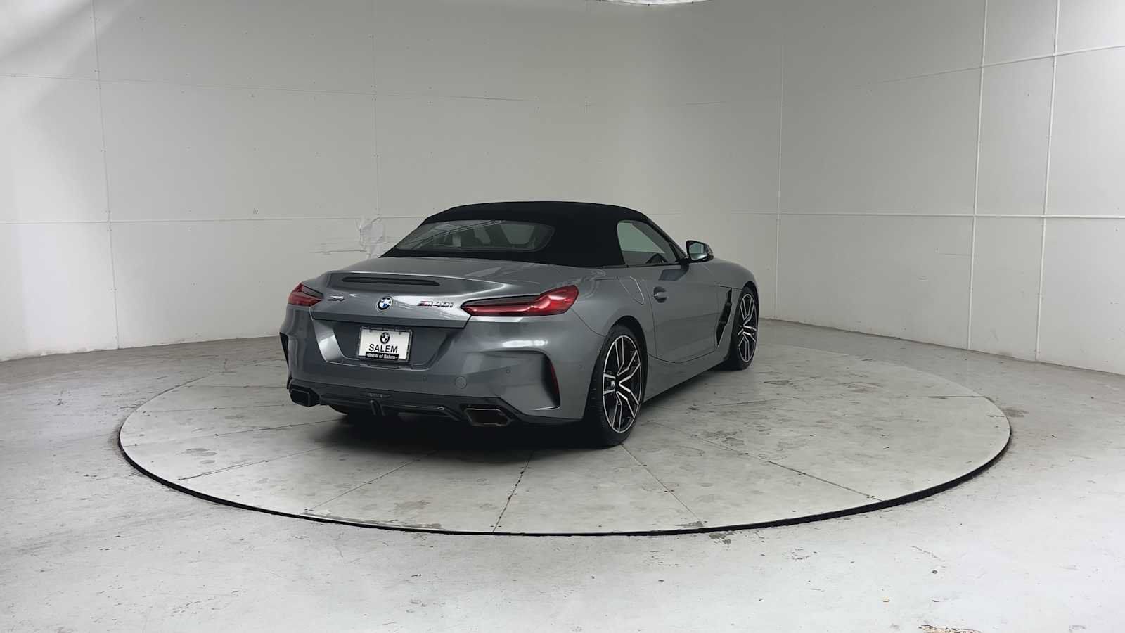 Used 2023 BMW Z4 M40i w/ Premium Package RWD image 2