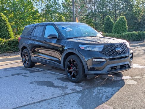Used 2021 Ford Explorer ST w/ Equipment Group 401A AWD/4WD image 2