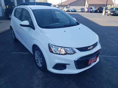 Used 2018 Chevrolet Sonic LT image 4