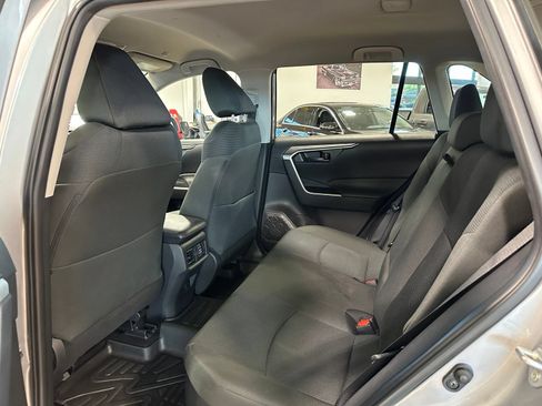 Used 2025 Toyota RAV4 LE AWD/4WD image 32