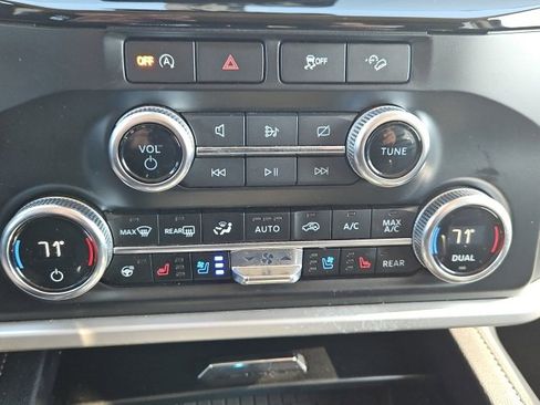 Used 2024 Ford Expedition Max XLT image 25