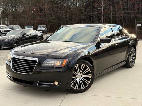 Used 2013 Chrysler 300 S image 2