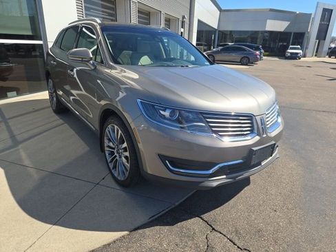 Used 2017 Lincoln MKX Reserve w/ Lincoln MKX Climate Package image 11