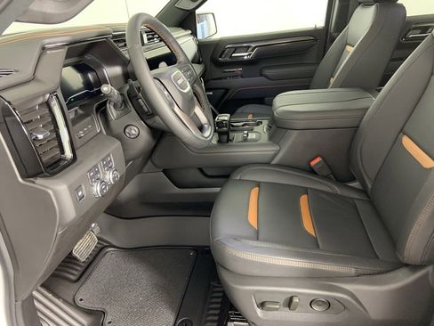 Used 2025 GMC Sierra 1500 AT4 w/ AT4 Premium Package image 17