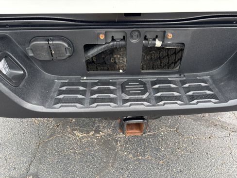 Used 2020 Toyota Tacoma SR AWD/4WD image 12
