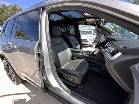 Certified 2024 Cadillac XT6 Premium Luxury FWD image 35