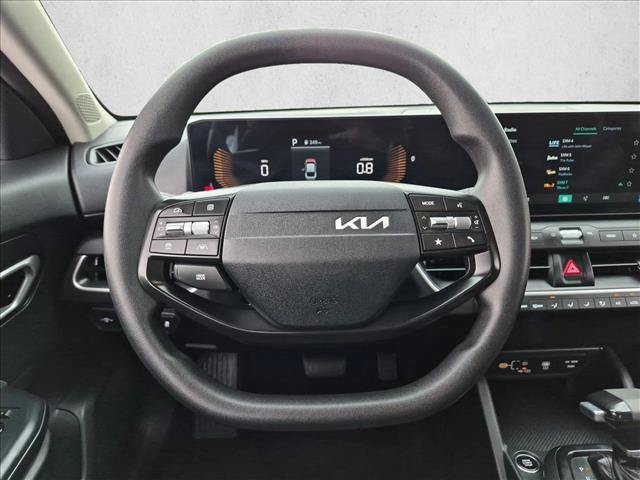 Used 2025 Kia K4 FWD image 14