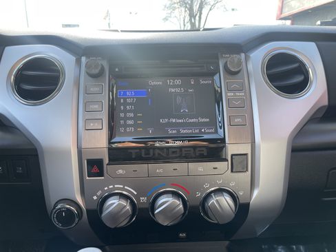 Used 2014 Toyota Tundra SR image 15