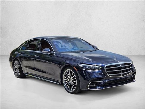 Used 2022 Mercedes-Benz S 580 4MATIC Sedan image 3