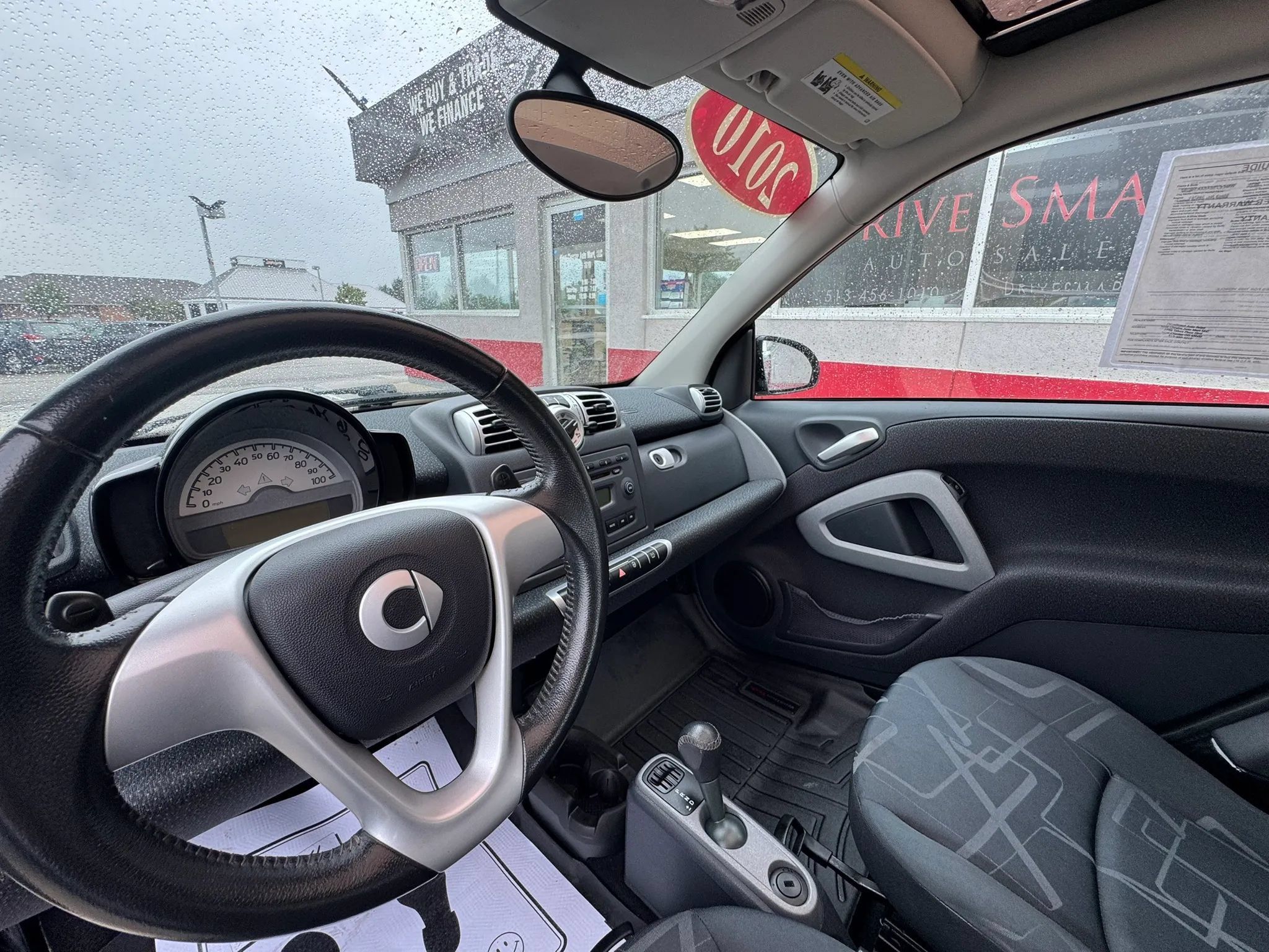 Used 2010 smart fortwo pure RWD image 8