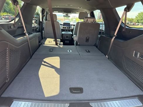 Used 2022 Chevrolet Suburban Z71 w/ Z71 Off-Road Package image 35