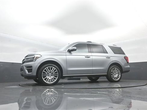 Certified 2022 Ford Expedition Limited image 25