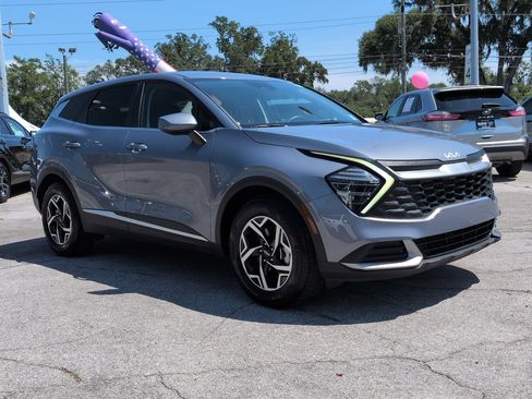 Certified 2025 Kia Sportage LX FWD image 3