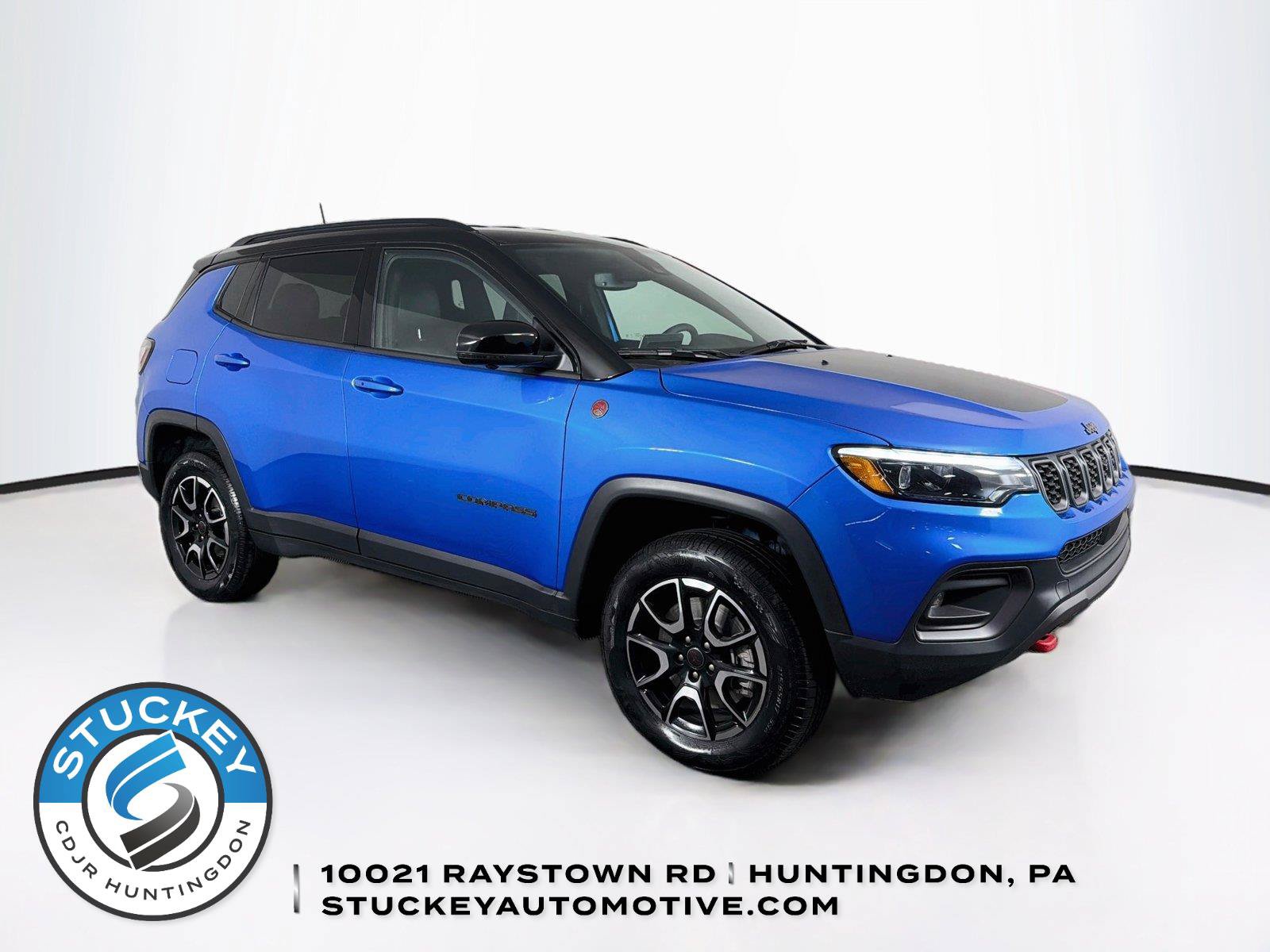 Used 2025 Jeep Compass Trailhawk w/ Trailhawk Elite Group AWD/4WD image 1