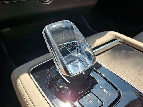 Certified 2026 Volvo XC90 B6 Plus AWD/4WD image 18