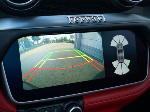 Used 2019 Ferrari Portofino image 45