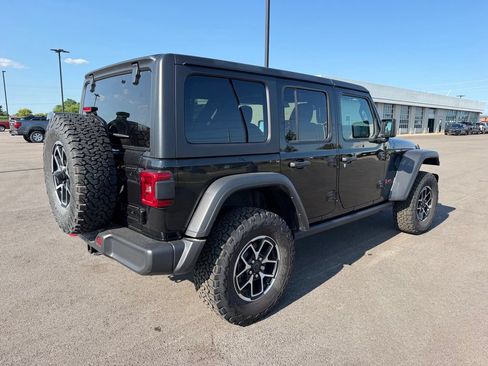 Used 2024 Jeep Wrangler Unlimited Rubicon w/ Technology Group AWD/4WD image 5