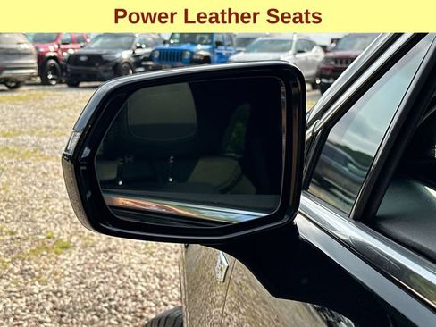 Used 2024 Cadillac XT5 Premium Luxury w/ LPO, Floor Liner Package AWD/4WD image 7