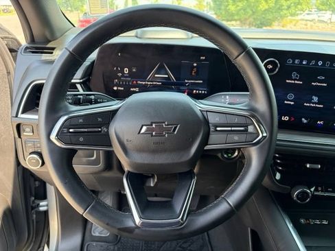 Used 2025 Chevrolet Suburban Z71 AWD/4WD image 25
