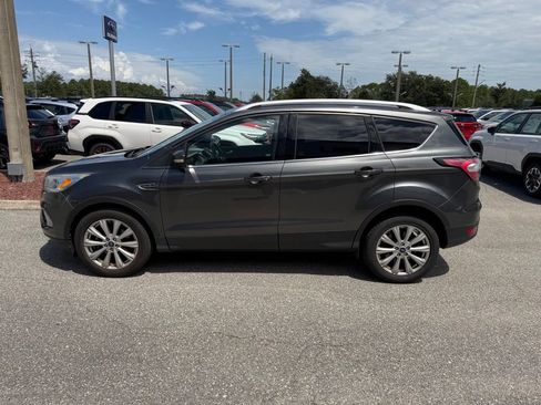 Used 2017 Ford Escape Titanium FWD image 11