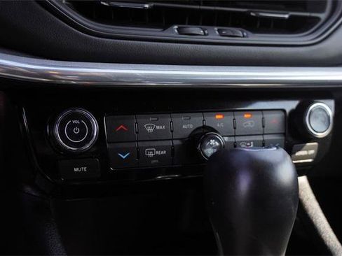 Certified 2023 Jeep Compass Limited image 26