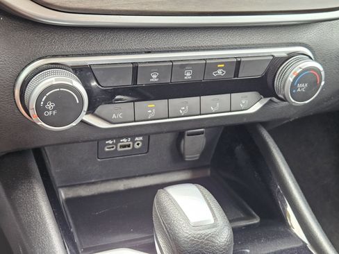 Used 2024 Nissan Altima 2.5 SV FWD image 22