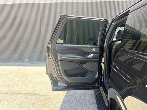 New 2026 Lincoln Navigator L Reserve AWD/4WD image 16