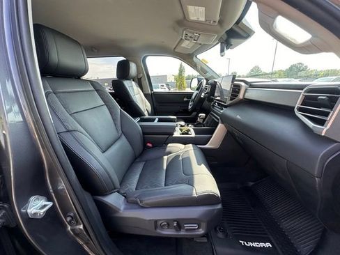Used 2023 Toyota Tundra Limited AWD/4WD image 30