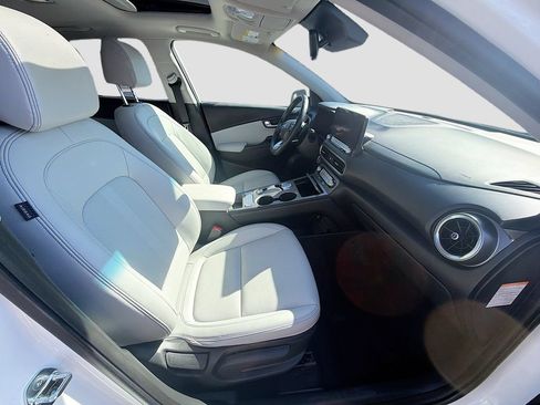 Used 2023 Hyundai Kona Limited FWD image 28