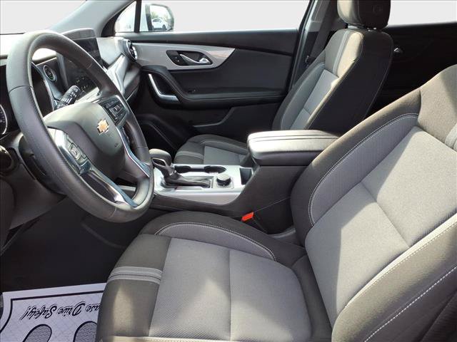 Used 2025 Chevrolet Blazer LT FWD image 17