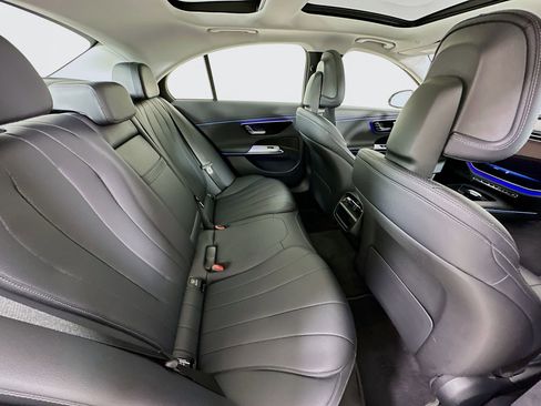 Used 2025 Mercedes-Benz E 350 Sedan image 28