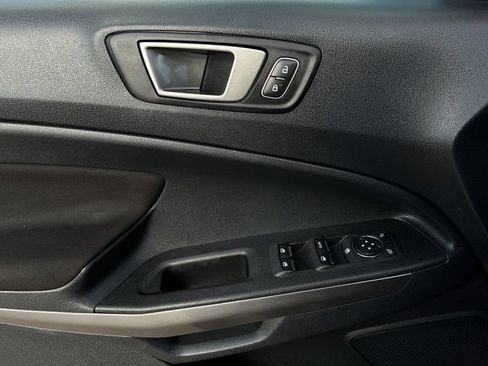 Used 2021 Ford EcoSport SE FWD image 12
